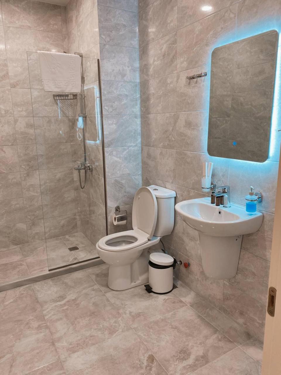 Gg Aparthotel Batumi Ngoại thất bức ảnh